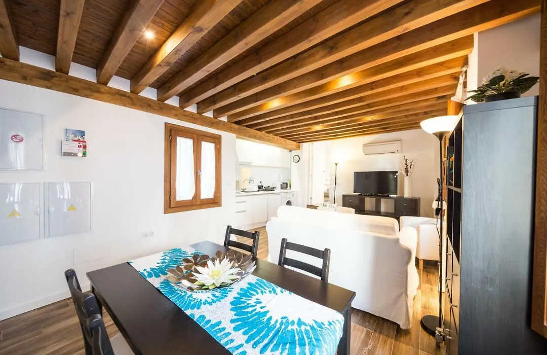Central Patio Loft-1